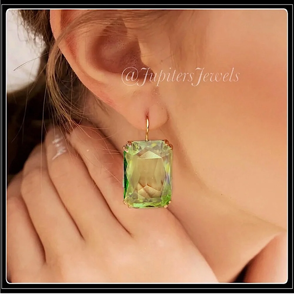 NEW GOLD MEGA EMERALD CUT SIMULATED SPEARMINT GREEN TOPAZ CUSHION EARRINGS